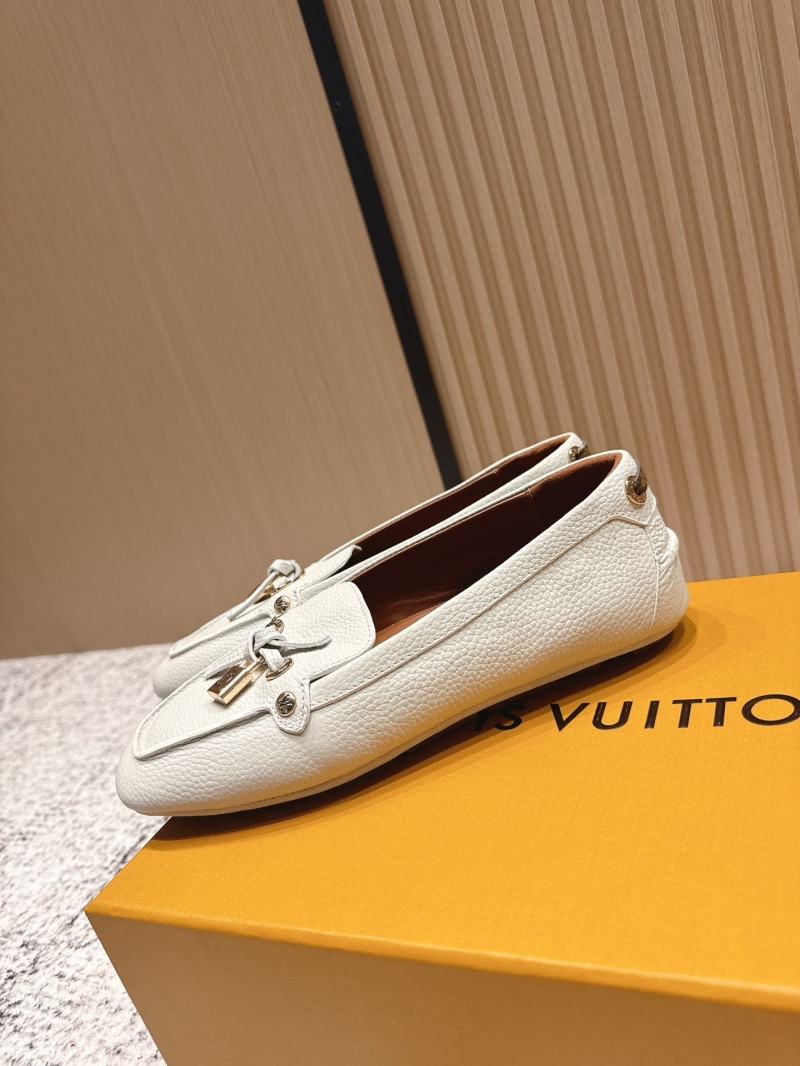 l0vis Vvtt0n loafers